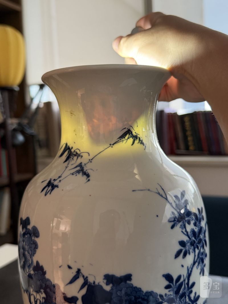清康熙 青花山石花卉纹观音瓶 - 图20